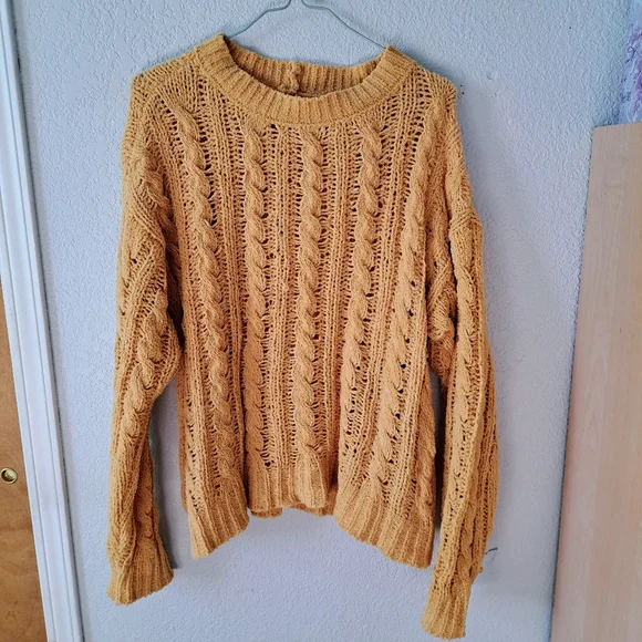 American Eagle Outfitters Textured Knit Sweater in Mustard Yellow - Picture 2 of 5
